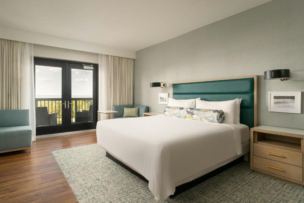 Hotel Effie Sandestin Resort, Autograph Collection客房内的一张或多张床位