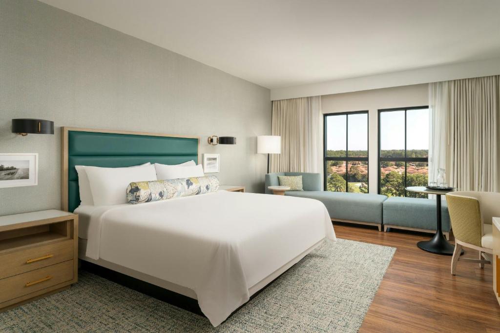 Hotel Effie Sandestin Resort, Autograph Collection客房内的一张或多张床位