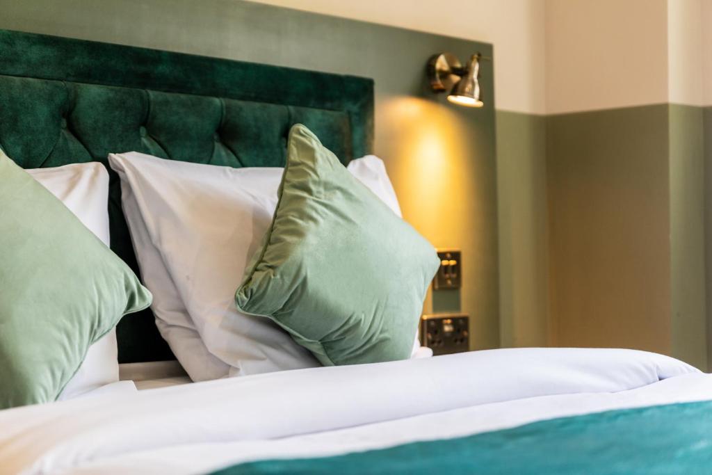The Chapter Hotels - Finsbury Park客房内的一张或多张床位