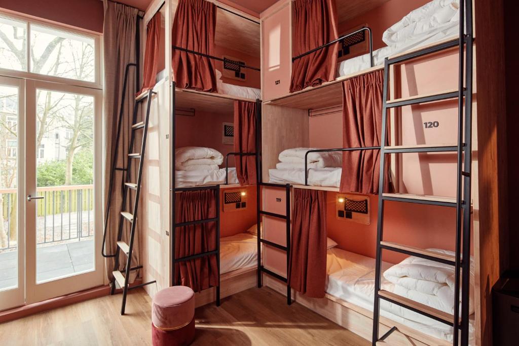 The Elephant Hostel客房内的一张或多张床位