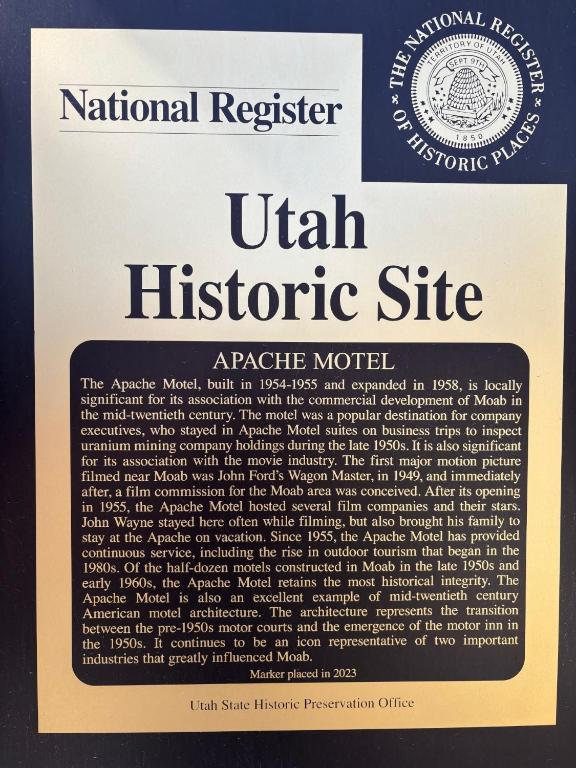 Apache Motel的证书、奖牌、标识或其他文件
