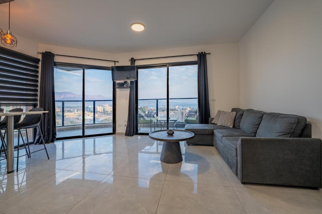 Amalfi Apartment - By Harim的休息区