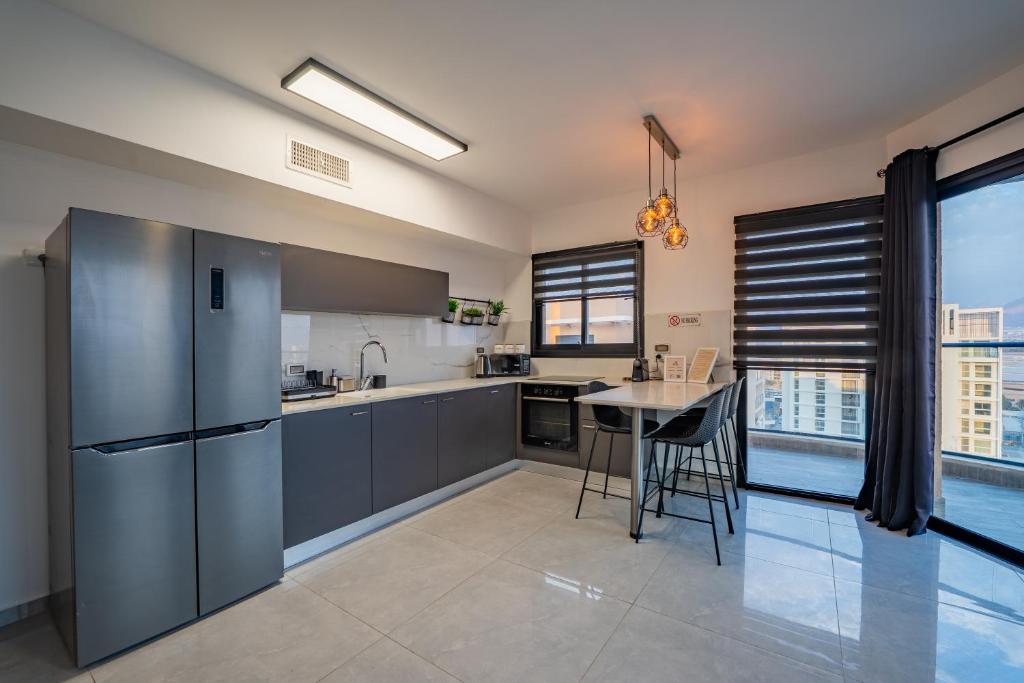 Amalfi Apartment - By Harim的厨房或小厨房