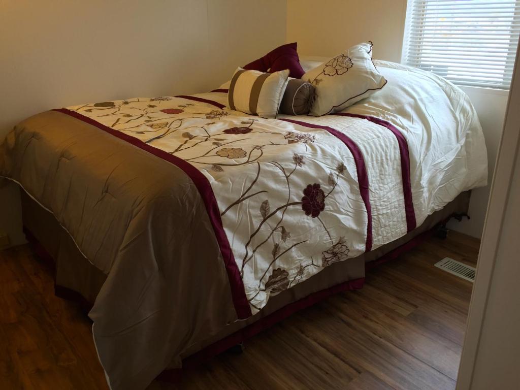 Tecopa Sunrise客房内的一张或多张床位
