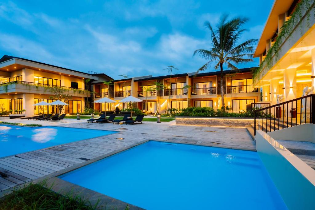 Big Dragon Villas Ubud内部或周边的泳池