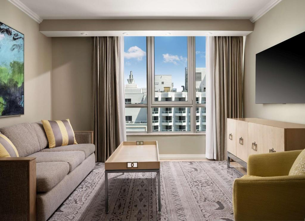 Hilton Bentley Miami South Beach的休息区
