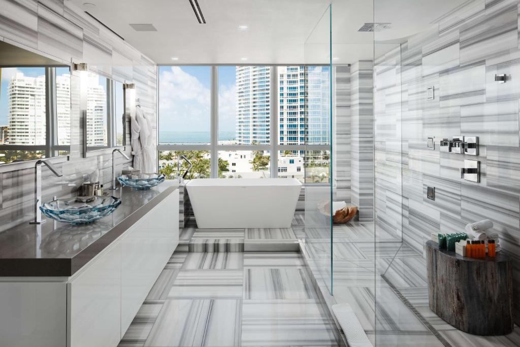 Hilton Bentley Miami South Beach的休息区