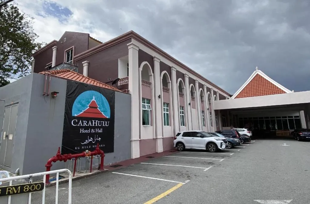 Capital O 90756 Cara Hulu Hotel，位于Kampong Morten的酒店