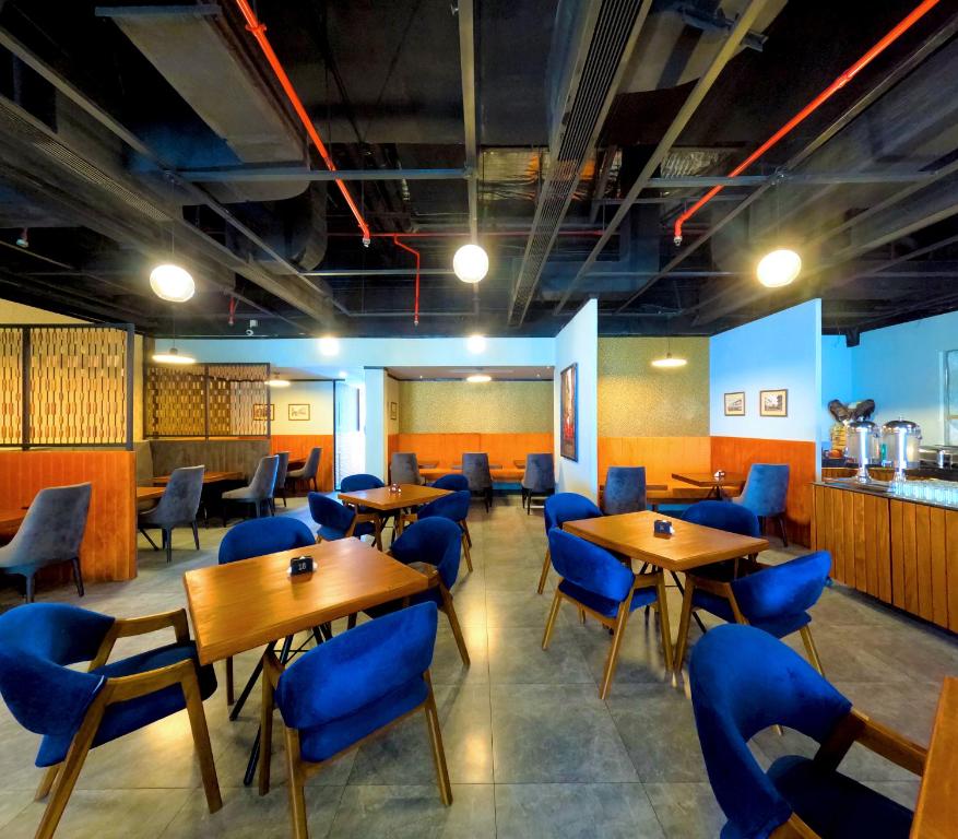 Fairway Colombo - Sri Lanka&#39;s First Hotel With Robot Technology的休息区