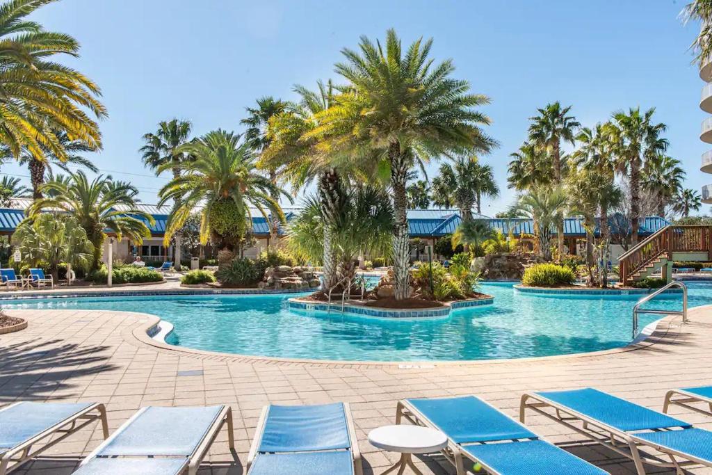 5 Star Resort 11th Fl Stunning Sunrise 2BR 2BA King Suite,Pools ,Shuttle or Walk to Beach内部或周边的泳池