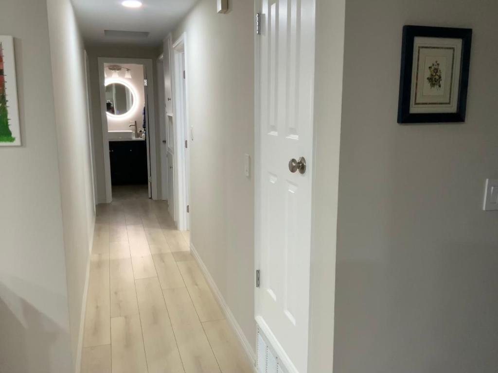 In a quiet neighborhood near the Main Street-Room C平面图