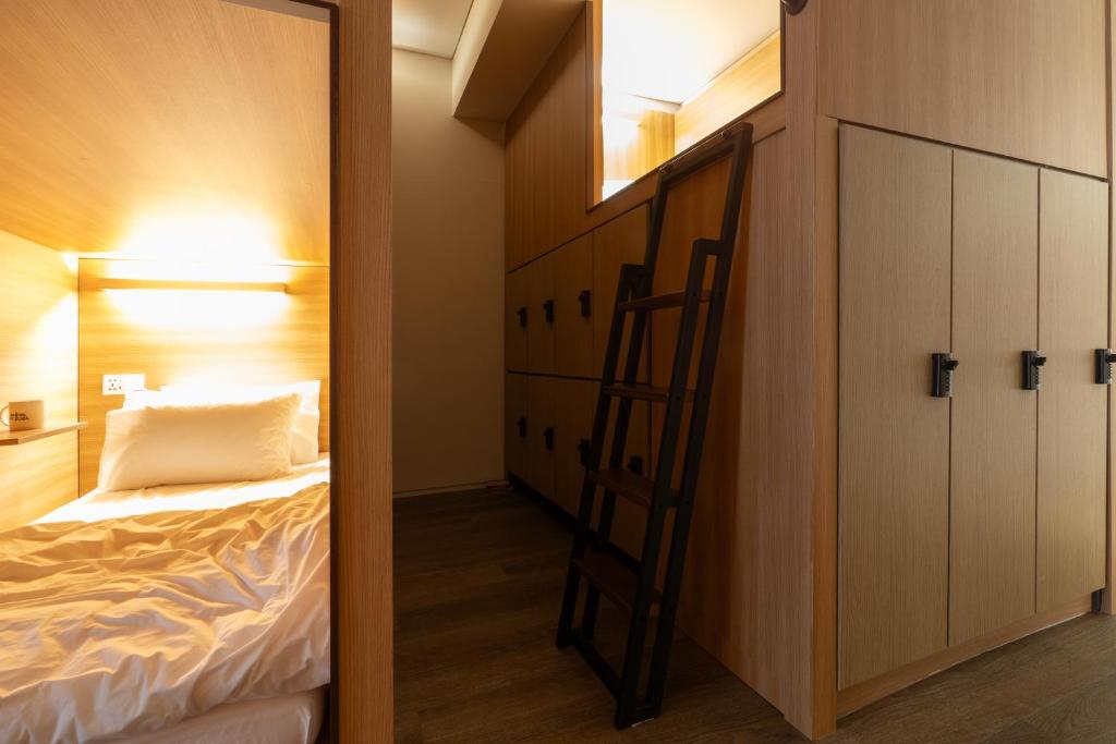 Boro Hanok Hostel in Myeongdong客房内的一张或多张床位