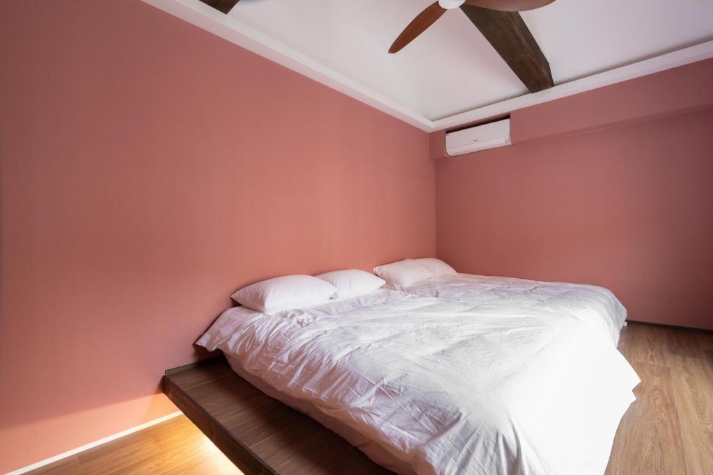 Boro Hanok Hostel in Myeongdong客房内的一张或多张床位