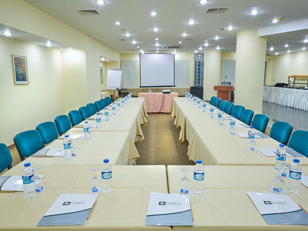 非诺亚酒店商务区和&#47;或会议室