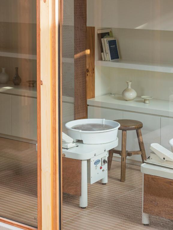 Nostalgia Hanok Hotel的一间浴室