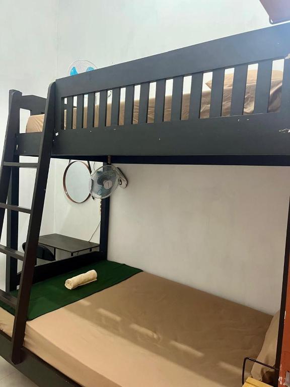 Zzz Hostel Malang客房内的一张或多张床位