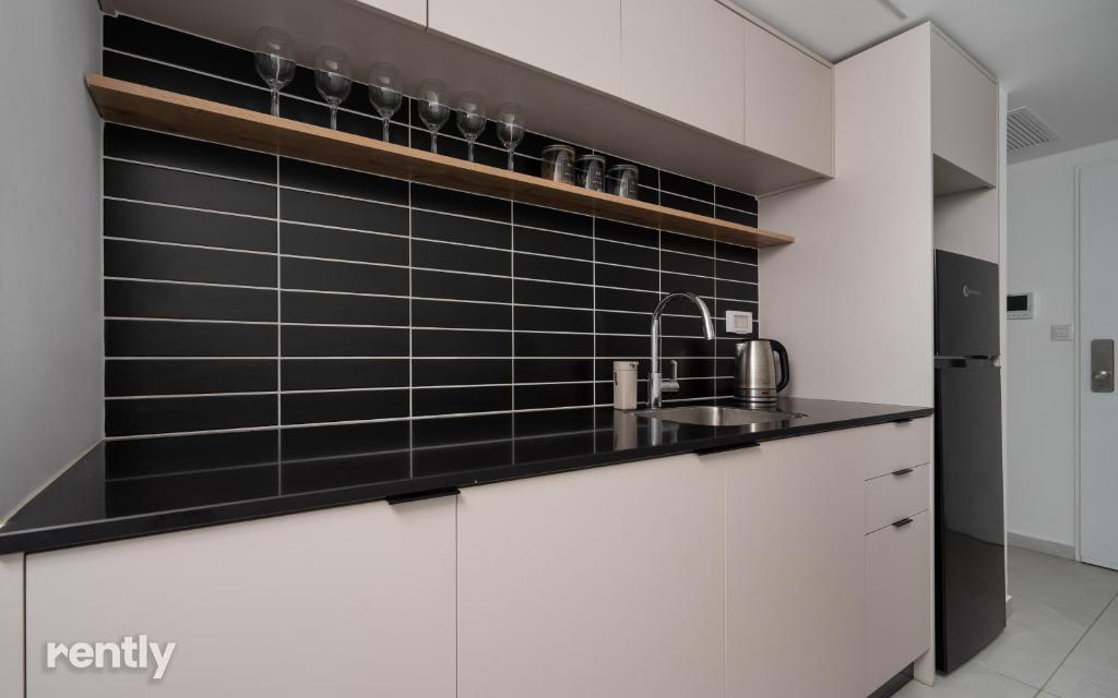 Luxury Apartments And Studios At Sea Side By Rently的厨房或小厨房