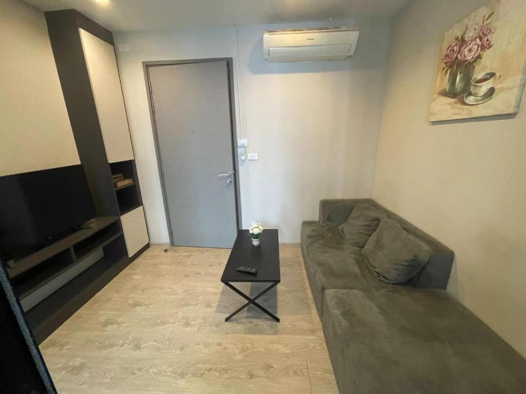 芭提雅市中心The Base 高端公寓酒店的休息区