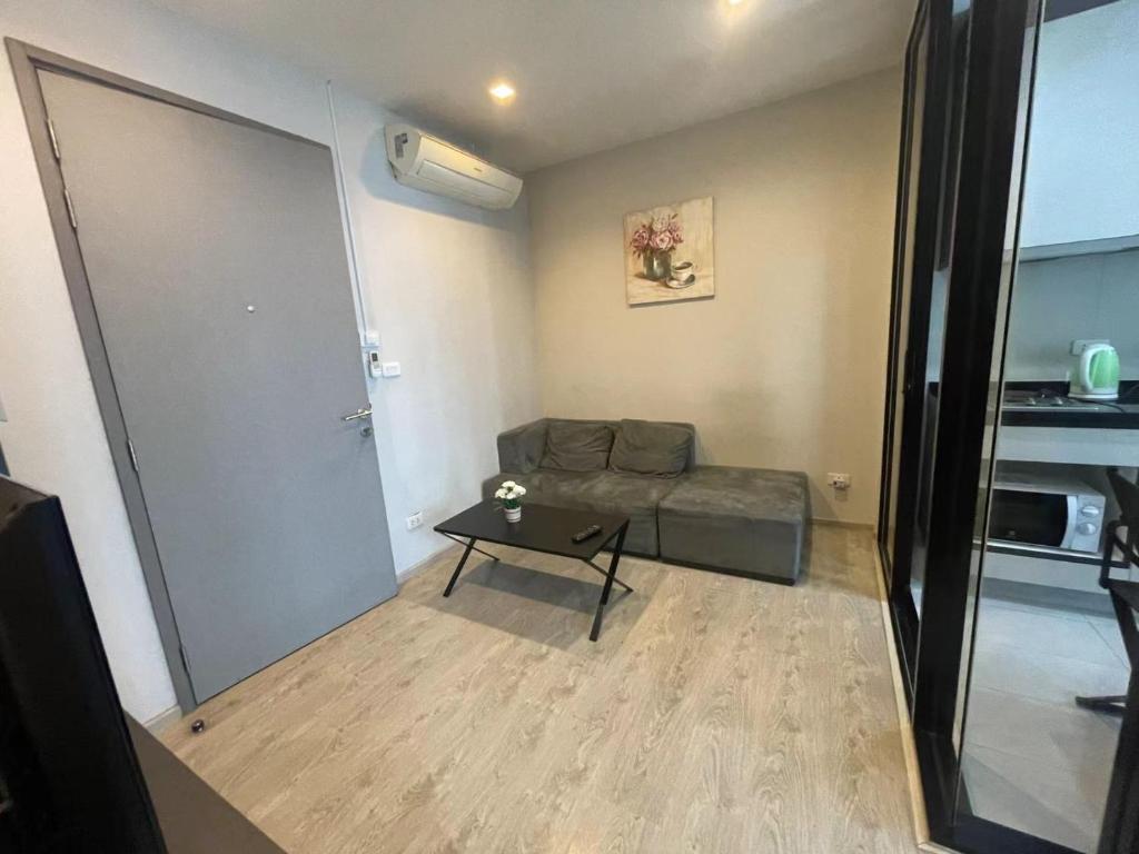芭提雅市中心The Base 高端公寓酒店的休息区