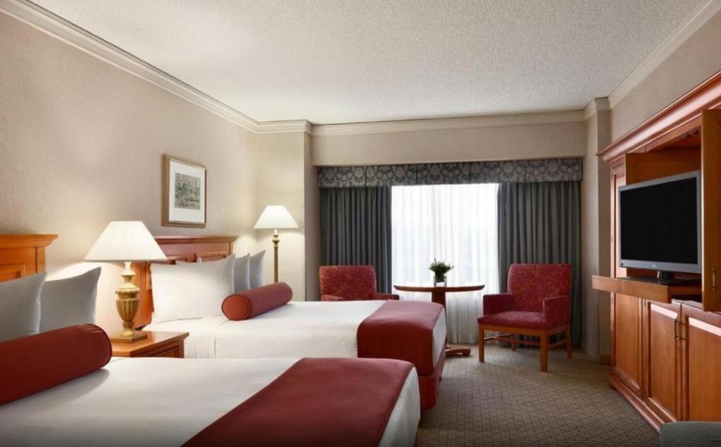 Harrahs Hotel Reno客房内的一张或多张床位
