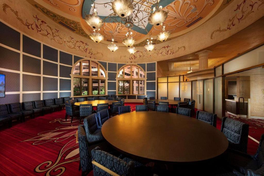 Peppermill Resort Spa Casino的休息区