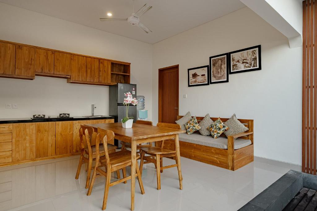 Luxury Nanda villa Ubud的厨房或小厨房
