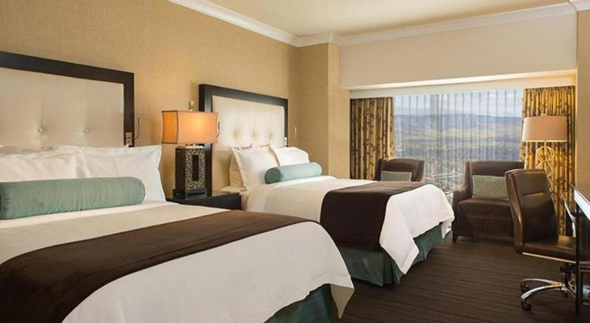 Atlantis Casino Resort Spa客房内的一张或多张床位