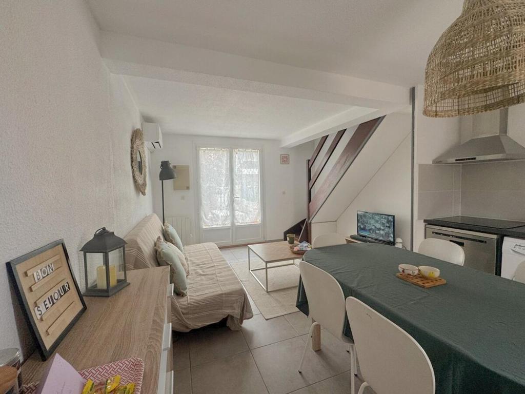 Maison vacances proche de la mer的休息区