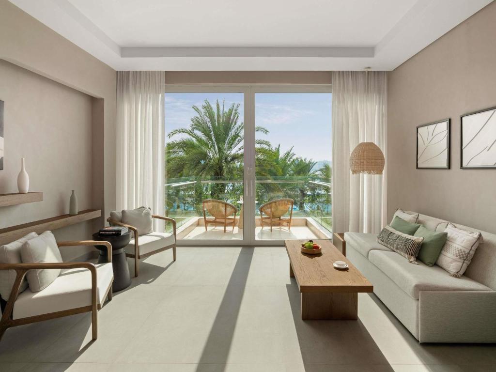 Rixos The Palm Hotel &amp; Suites - Ultra All Inclusive的休息区