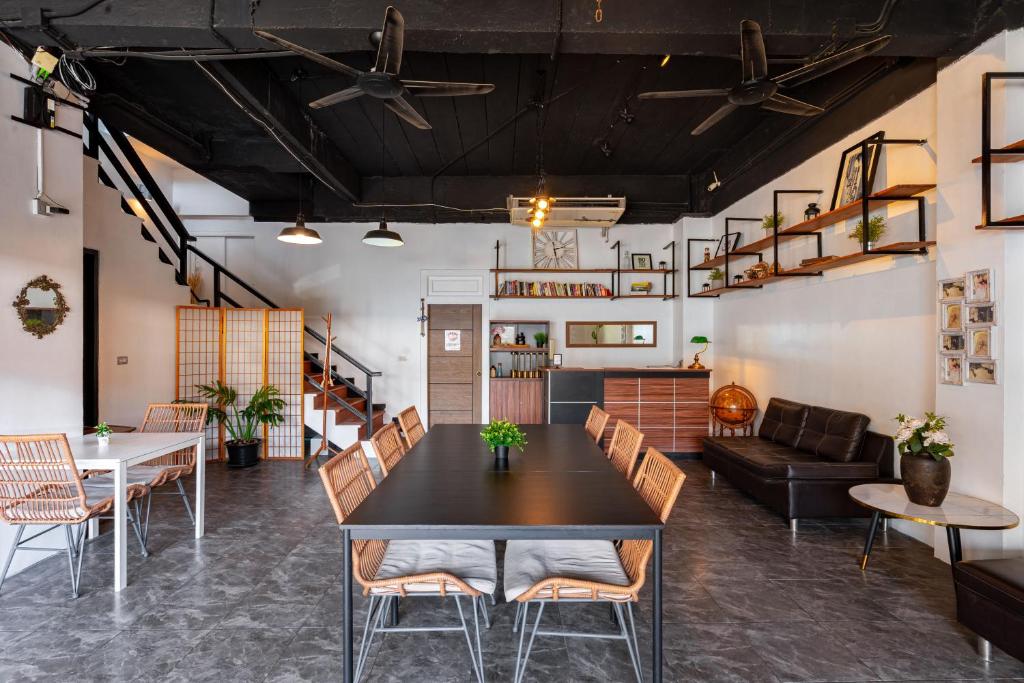 Kata Station Boutique Hotel的休息区