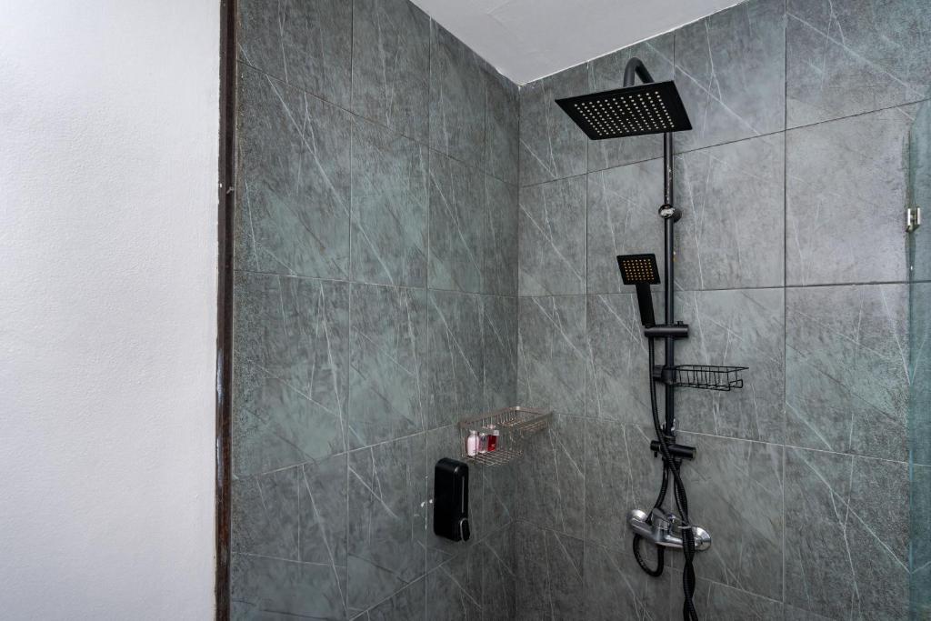 Kata Station Boutique Hotel的一间浴室