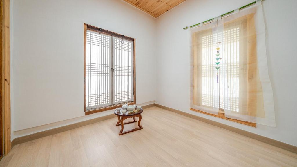 Gangneung ggabinejip hanok pension平面图