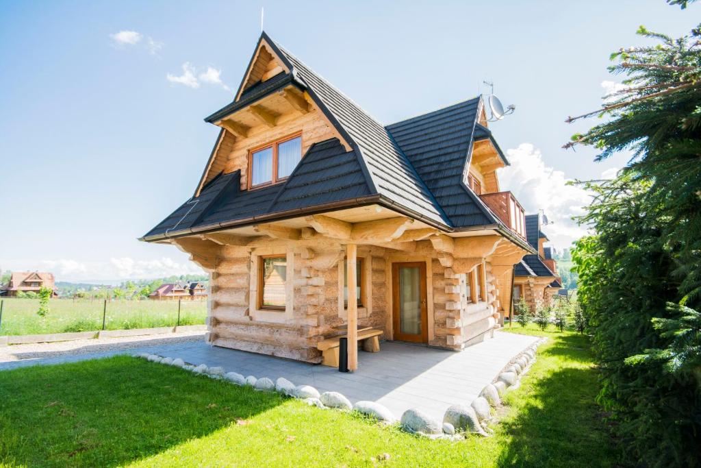 扎科帕内Domki Na Babińcu的小木屋,设有 ⁇ 篷