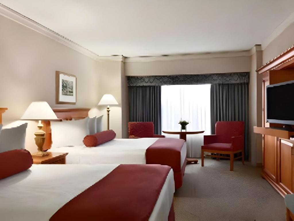 Harrahs Hotel Reno的电视和&#47;或娱乐中心