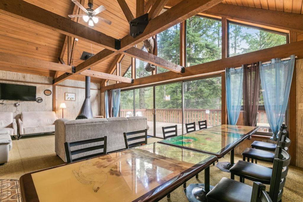 Chalet at Rainier Lodge (0.4 miles from the entrance)平面图