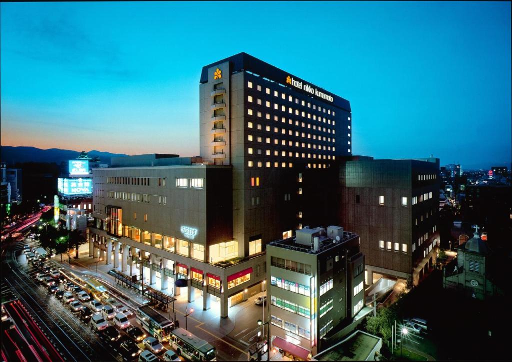 熊本日航熊本酒店的夜晚在城市的高楼