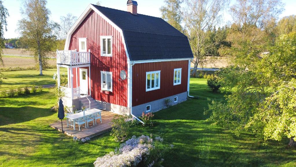 hus-brobacka-rya-backg-rden-2025