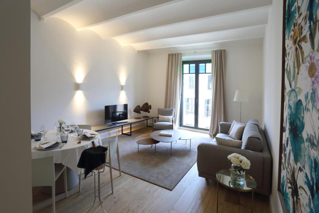 Apartaments Plaça Del Vi的休息区