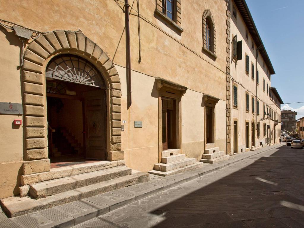Hotel Palazzo Renieri - 3stelle S的门面或入口