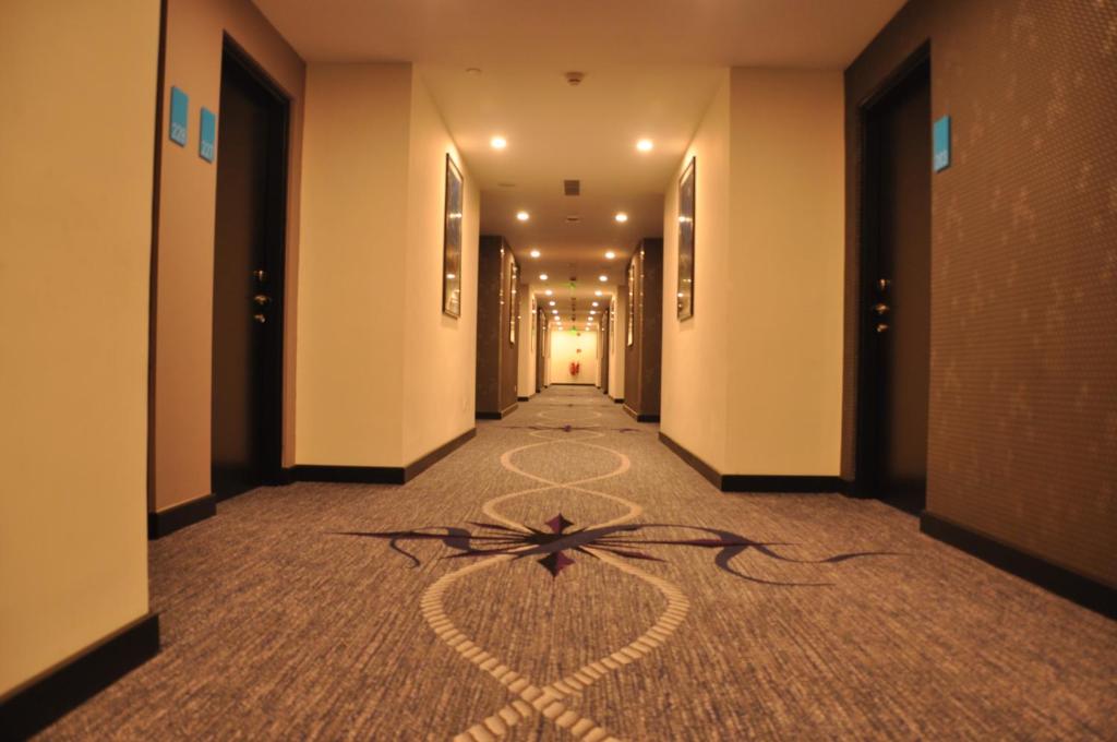 Fairway Colombo - Sri Lanka&#39;s First Hotel With Robot Technology平面图