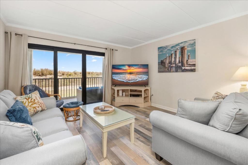 Curated visual reference: Oceanfront Condo Leases With Inter Com Security System Reference: 2 Bedroom Ocean Front Condo In Ocean Trail 大洋城 2026年最新房价