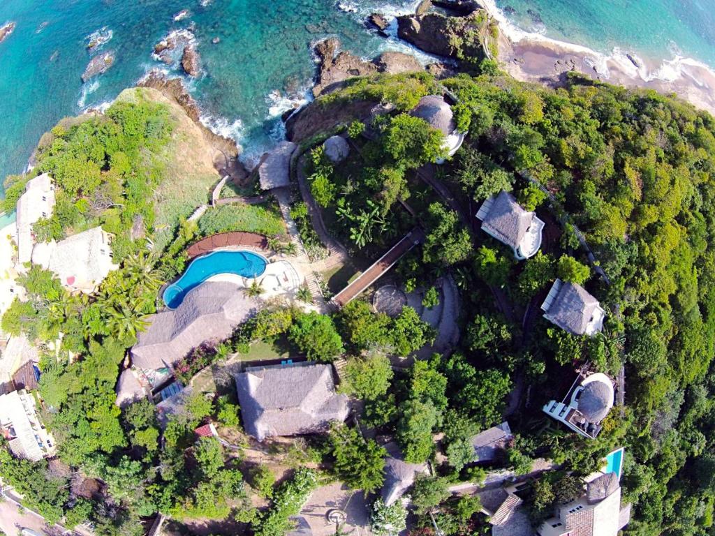 马祖特佐亚酒店的海洋岛屿的空中景观