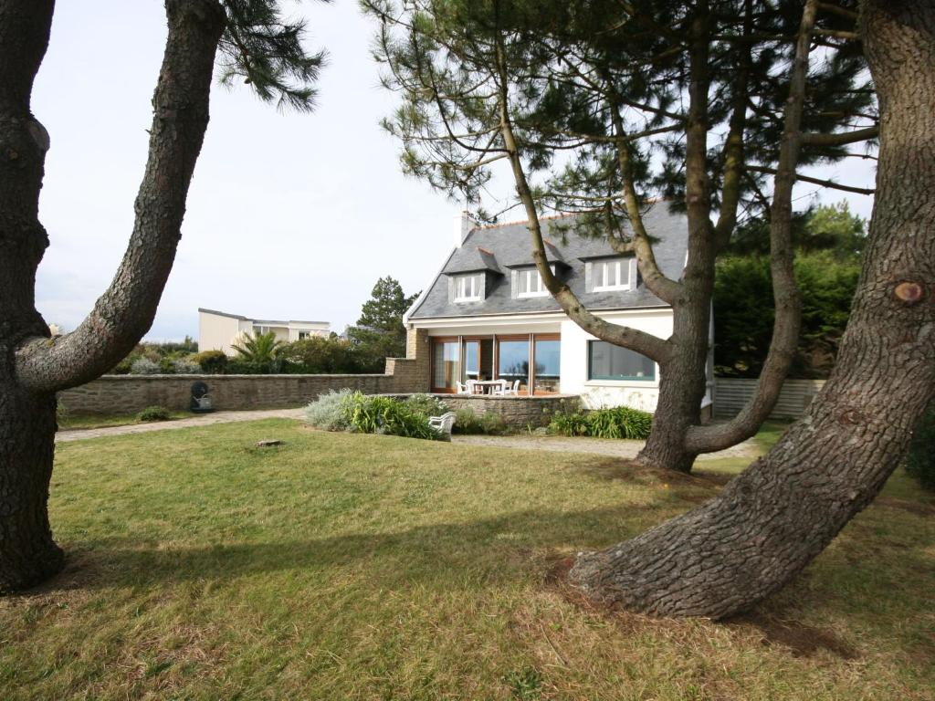 charming cottage with fenced garden in concarneau france