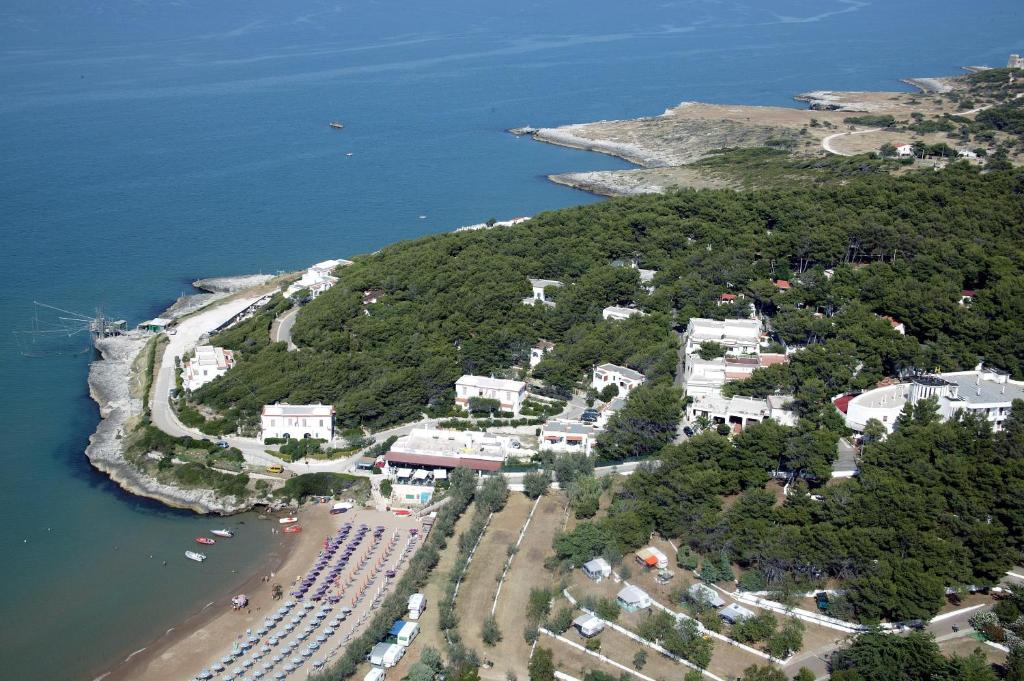 佩斯基奇Residence M3的享有海滩和海洋的空中景致