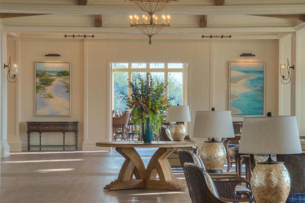 Henderson Beach Resort的休息区