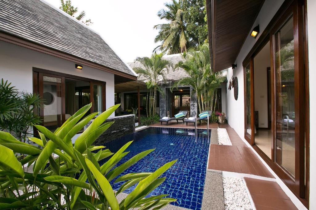 2 Bedroom Private Pool Villa Ban Tai SDV032-4 minutes walk to beach-By Samui Dream Villas内部或周边的泳池
