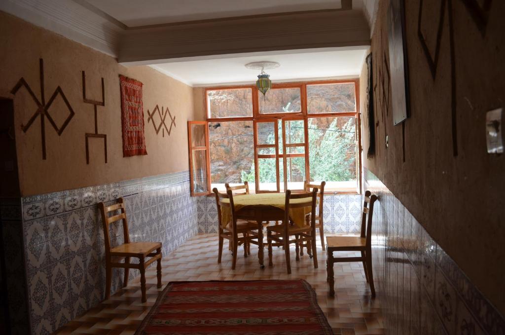 Akhendachou nʼAït Ouffi拉格泽尔德戴兹餐厅酒店的相册照片