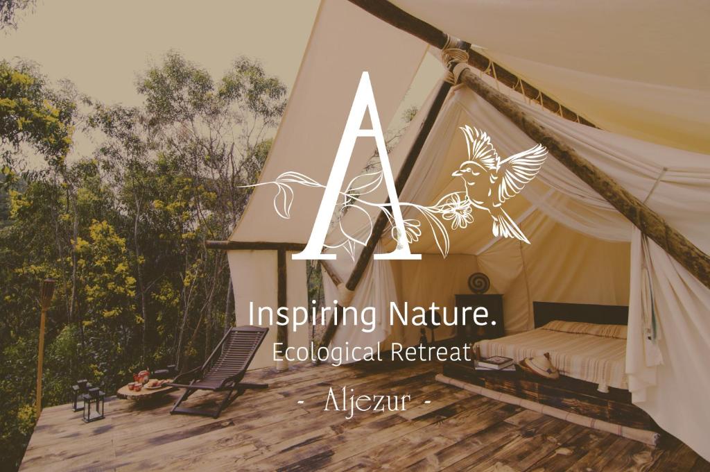 阿尔热祖尔Quinta Alma - Ecological Retreat Farm的帐篷 - 带动人自然生态度假