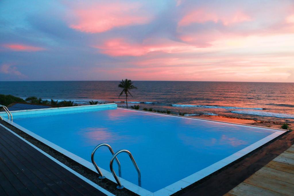 米瑞莎米瑞莎盖特酒店的海景游泳池