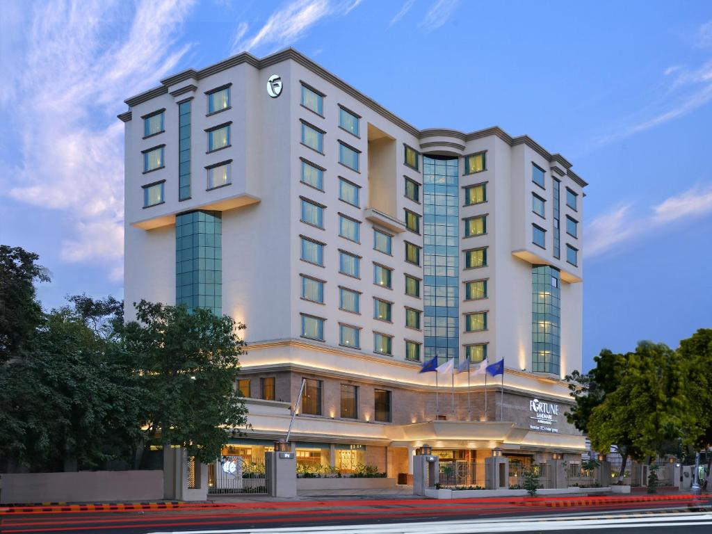 艾哈迈达巴德Fortune Landmark, Ahmedabad - Member ITC's Hotel Group的 ⁇ 染酒店